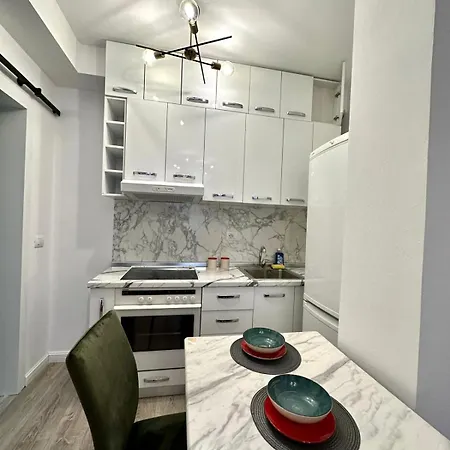 Διαμέρισμα Stylish City Apartament Τίρανα